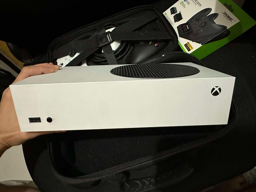 Xbox Series S Console 512GB SSD with 2 Xbox Controllers and Charging ...
