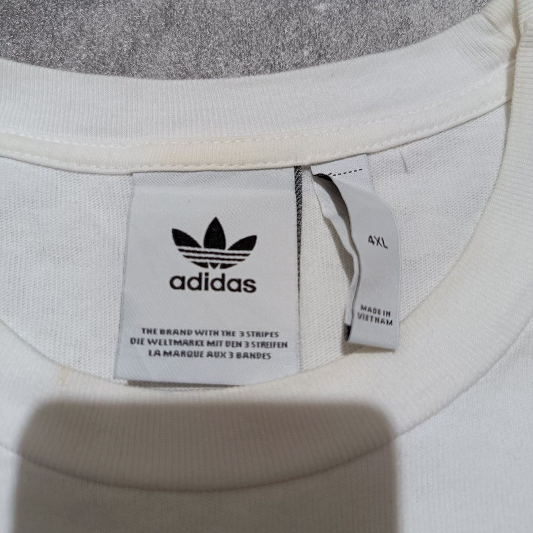 Adidas logo Center towel FM9920 Fesyen Pria Pakaian Atasan di Carousell