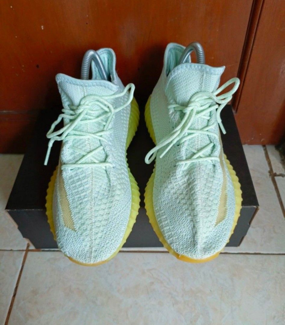 Yeezy size 39 on sale