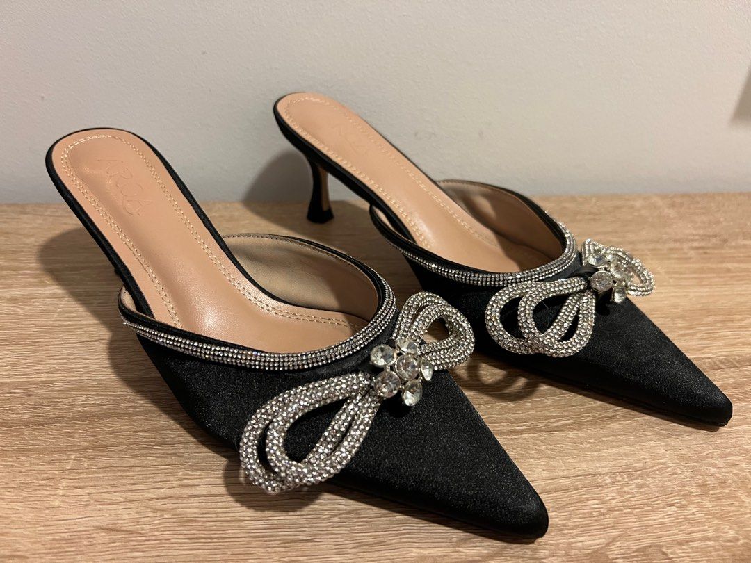 Very low heels hot sale