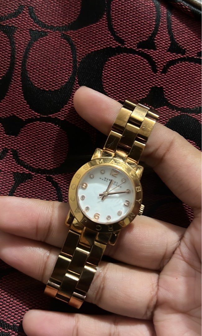 AUTHENTIC MARC JACOBS WATCH (womens) (Category: Women's Watches) located in Manila. Submitted by y2kkimsthrift (Listing ID 1335183537, Image 1). Description: authentic from japan 🇯🇵 declutter! .