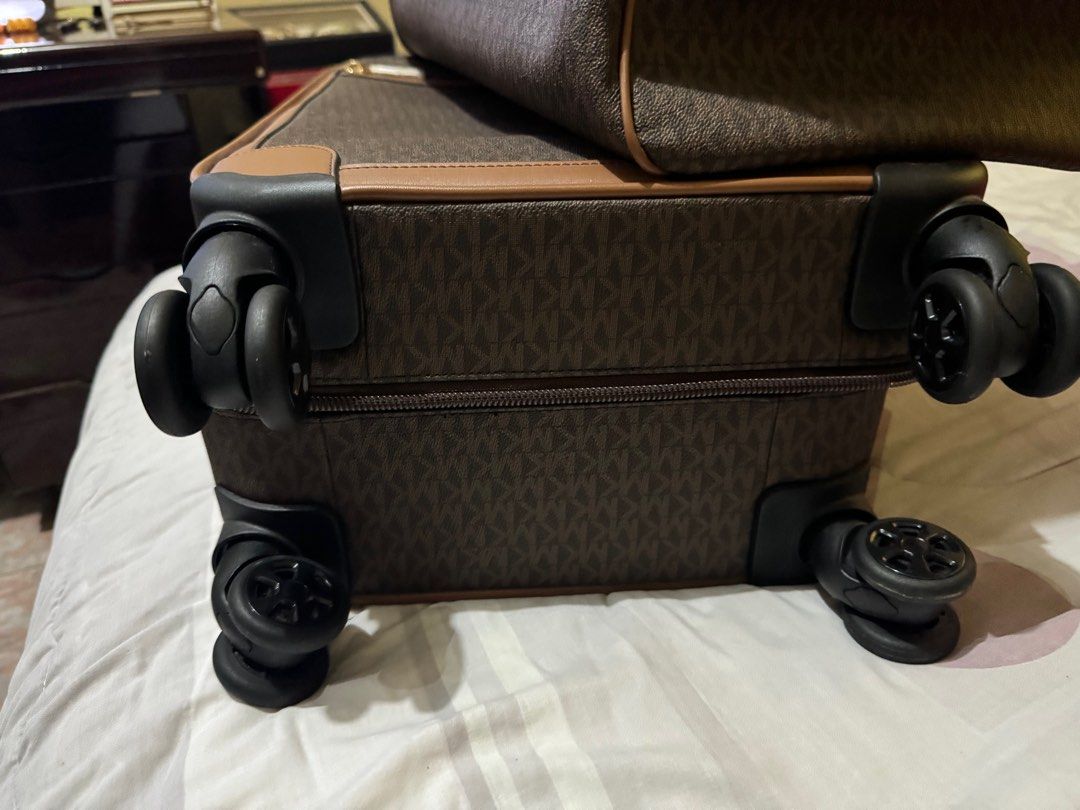 Authentic Michael Kors Luggage set (Category: Luxury Bags & Wallets) located in Pasay City. Submitted by .alittleluxury (Listing ID 1335146276, Image 3). Description: Brand new Authentic michael kors luggage set US bought .