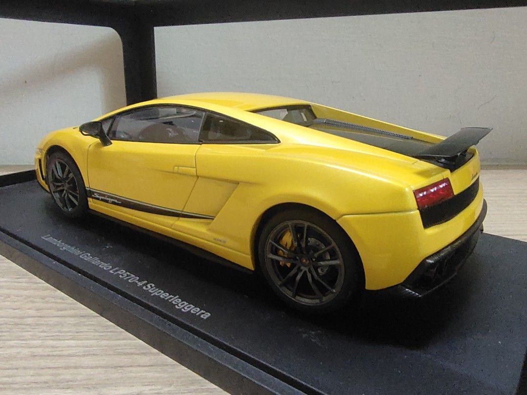 FERRUCCIO LAMBORGHINI FIGURE pour 1:18 Countach Urraco Kyosho !! NO CAR !! EUR 82,00 - FR