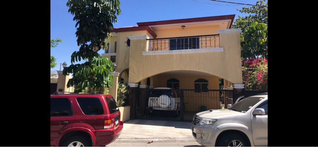 BF Homes (Category: House & Lot) located in Manila. Submitted by firmland (Listing ID 1335093286, Image 2). Description: 2 Sty. 4 Br / Den / Ante Rm. / Huge Garden / Pool .