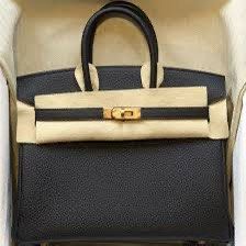 Birkin 25 Hermes Authentic (Category: Luxury Bags & Wallets) located in Makati City. Submitted by luxuryfinds88 (Listing ID 1335144669, Image 1). Description: .