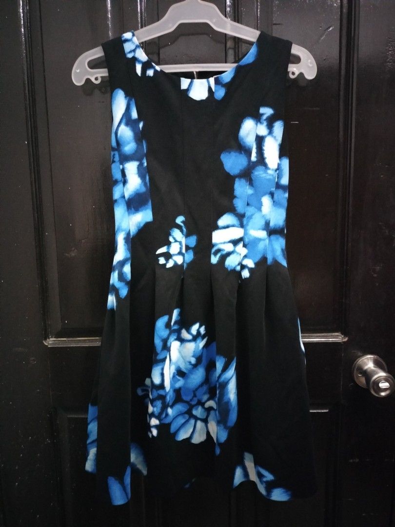 Calvin klein floral sleeveless gown 2025