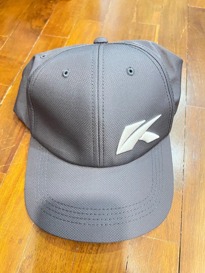 Cap (Category: Caps & Hats) located in Singapore. Submitted by lowyiheng (Listing ID 1335126509, Image 5). Description: $5 per pac.