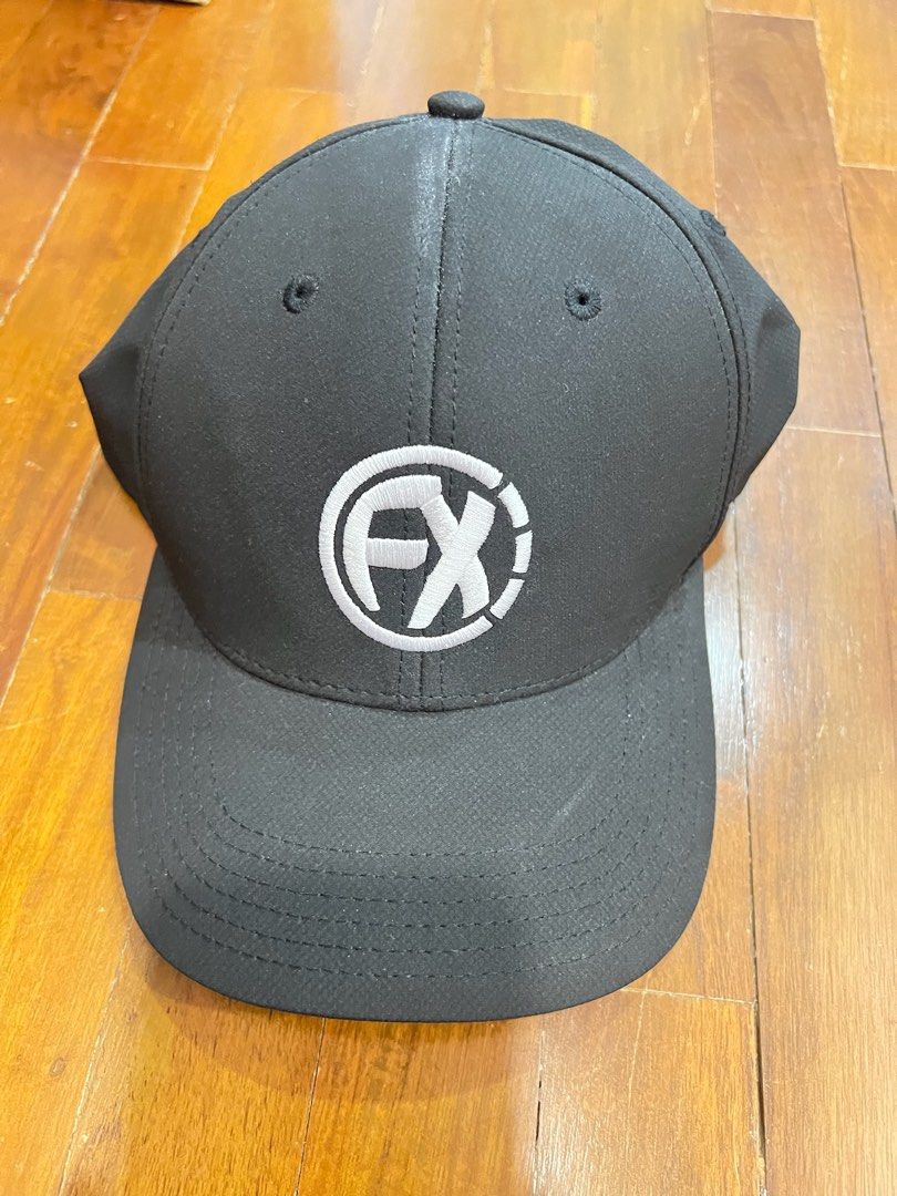 Cap (Category: Caps & Hats) located in Singapore. Submitted by lowyiheng (Listing ID 1335126509, Image 4). Description: $5 per pac.