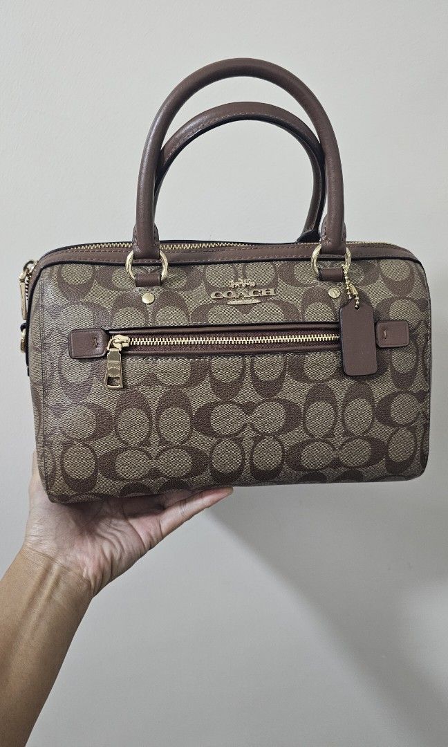 Coach Rowan (Category: Luxury Bags & Wallets) located in Cainta. Submitted by annavm (Listing ID 1335101089, Image 1). Description: coach rowan brown personal bag used only for few times with long strap.