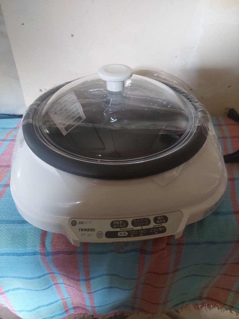 Electric Grill 5in1 pan 100V (Category: Cookware & Accessories) located in San Fernando. Submitted by gabriel_japansurplus (Listing ID 1335135437, Image 1). Description: Japan Surplus item,unused with box 100V, 1200 watts not tested,don't have higher watts transformer made in Japan.