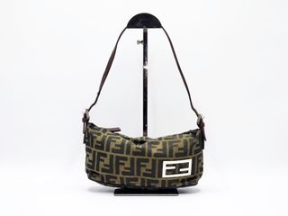 (Category: ) located in . Submitted by designercollectibles.com.au (Listing ID 1335114836, Image 1). Description: .