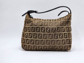 (Category: ) located in . Submitted by designercollectibles.com.au (Listing ID 1335114997, Image 1). Description: .