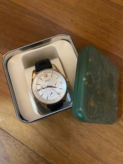 Fossil bq3437 top