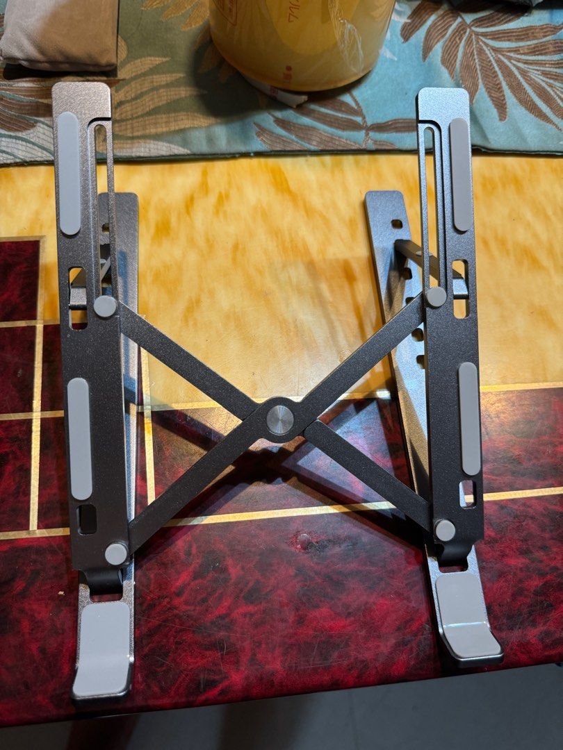 HIGH QUALITY ALLOY LAPTOP STAND (Category: Other Accessories) located in Lapu Lapu. Submitted by everydays_needs (Listing ID 1335133365, Image 1). Description: Alloy Very sturdy For laptop 14inches-16.9inches Can be elevated Cebu loc.