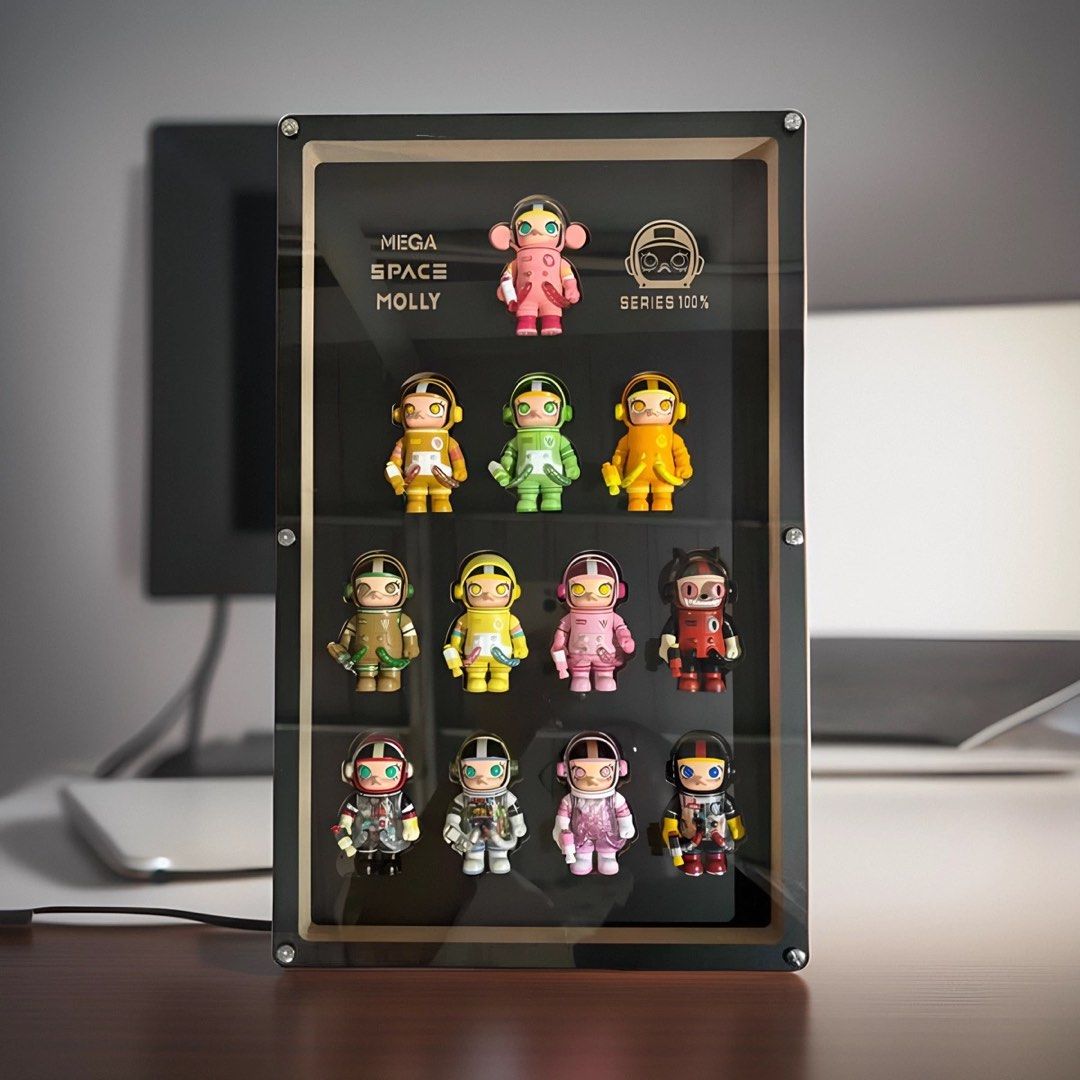 INSTOCKS] MEGA SPACE MOLLY 100% SERIES DISPLAY CASE, Hobbies