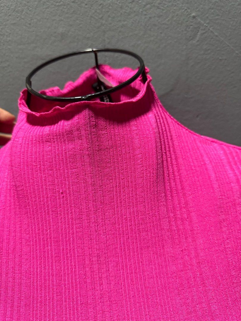 Knitware (Category: Longsleeves) located in Petaling Jaya. Submitted by nfsa93 (Listing ID 1335219499, Image 3). Description: .