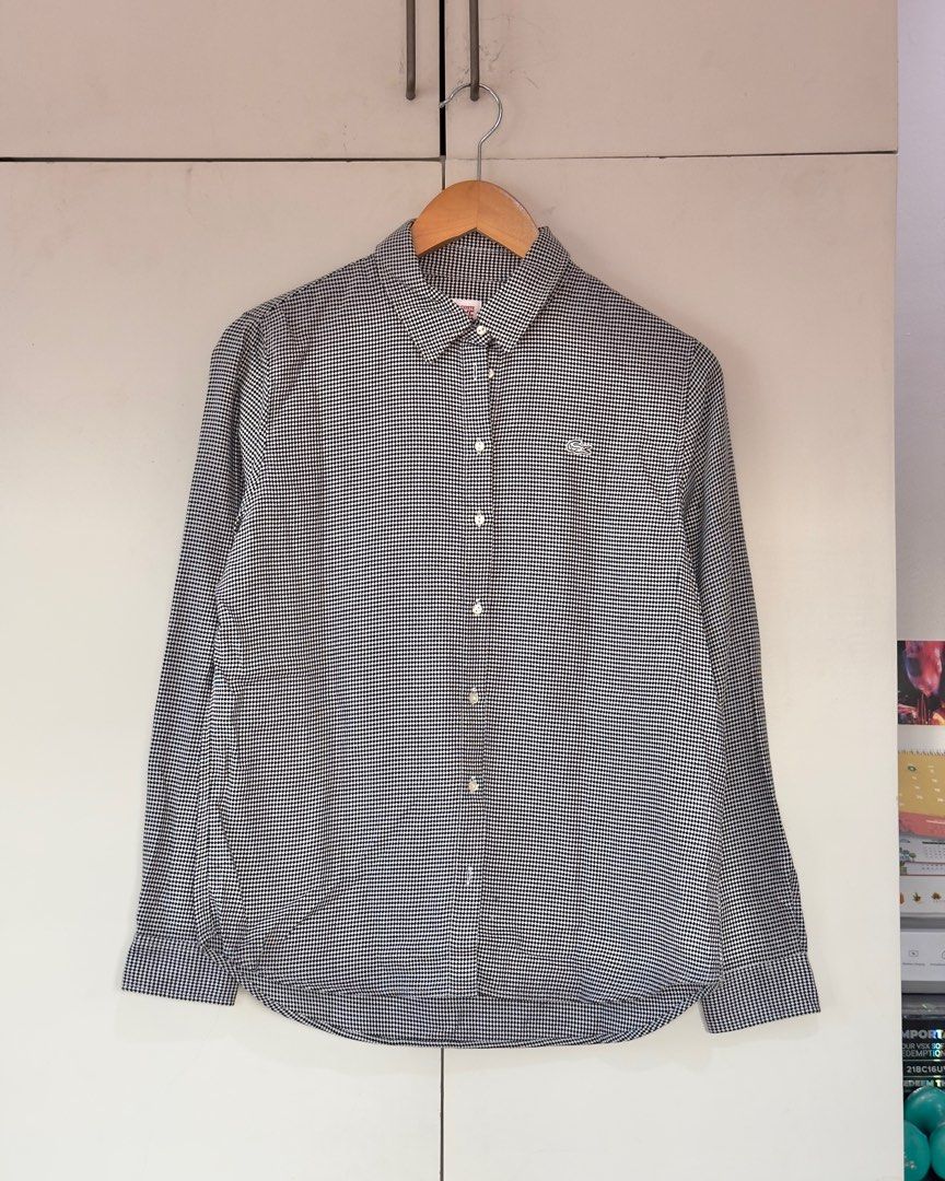 Lacoste Houndstooth Button-up Blouse (Preloved) (Category: Blouses) located in Taguig. Submitted by bunny_declutter (Listing ID 1335099867, Image 3). Description: 𝐦𝐞𝐚𝐬𝐮𝐫𝐞𝐦𝐞𝐧𝐭𝐬 (𝐥𝐚𝐢𝐝 𝐟𝐥𝐚𝐭) total length: 23 1/2” shoulder to shoulder: 15” width: 19” sleeve length: 22 1/2” 𝐦𝐚𝐭𝐞𝐫𝐢𝐚𝐥: 100% cotton 𝐜𝐨𝐥𝐨𝐮𝐫: black and white houndstooth pattern 𝐫𝐞𝐚𝐬𝐨𝐧 𝐟𝐨𝐫 𝐬𝐚𝐥𝐞: selling this for my cousin ☆彡 fabric is of amazing