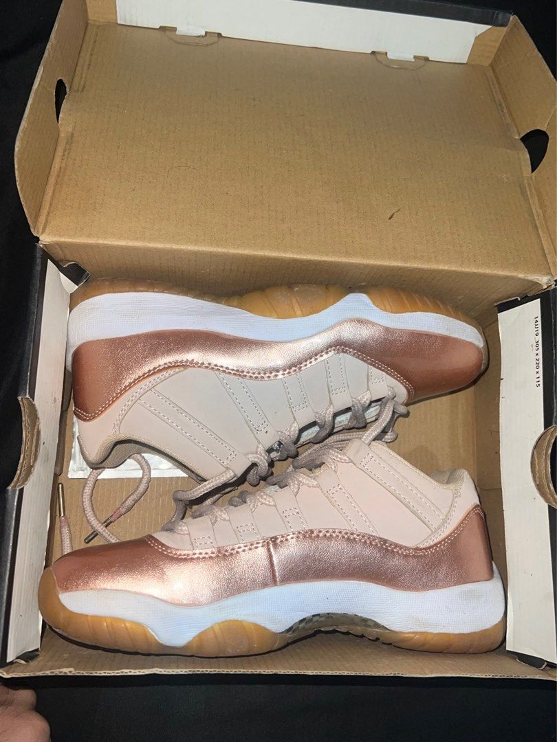 Rose gold jordan 11 hotsell