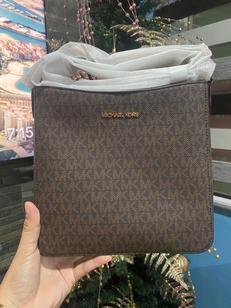 MK Jetset Small Messenger Bag (Category: Luxury Bags & Wallets) located in Dasmarinas. Submitted by letssaleaway (Listing ID 1335113458, Image 1). Description: Brandnew and Original.