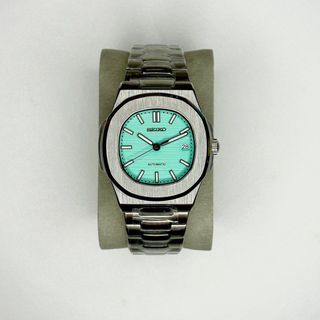 (Category: ) located in . Submitted by jantzen.watches (Listing ID 1335193260, Image 1). Description: .