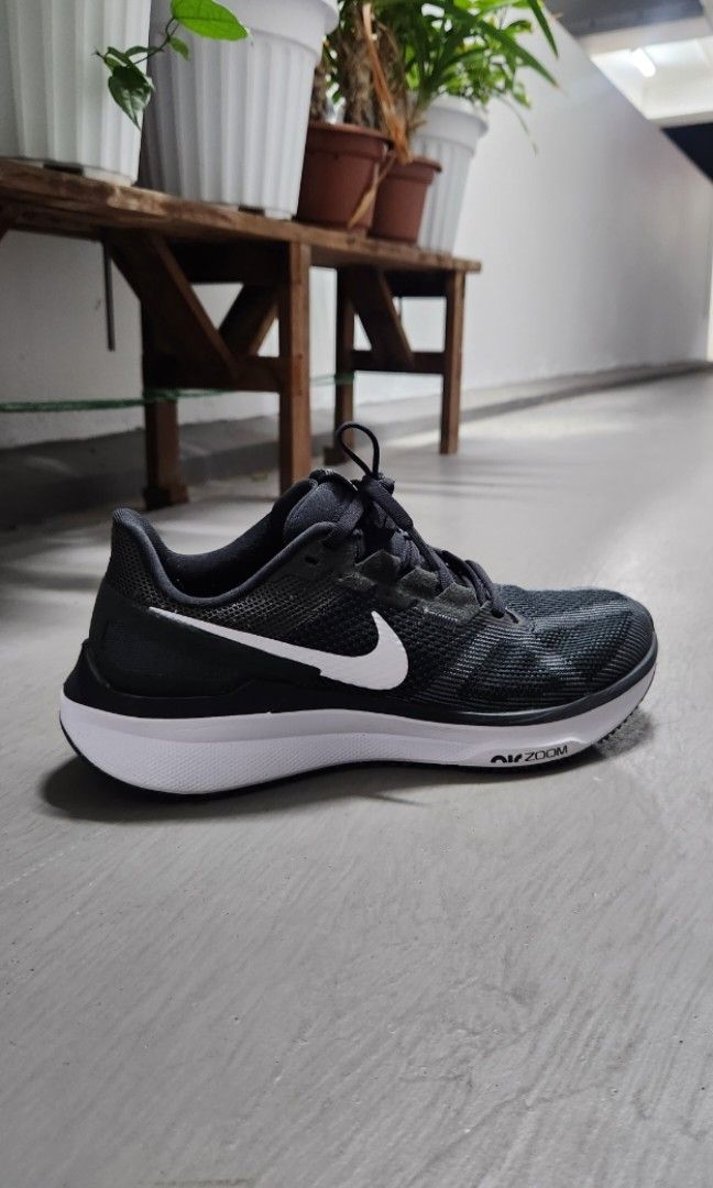 nike zoom womens running trainers