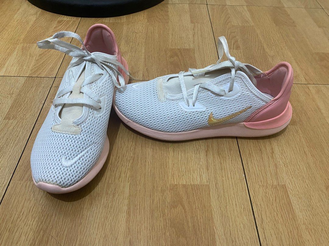 Nike hakata on feet sales