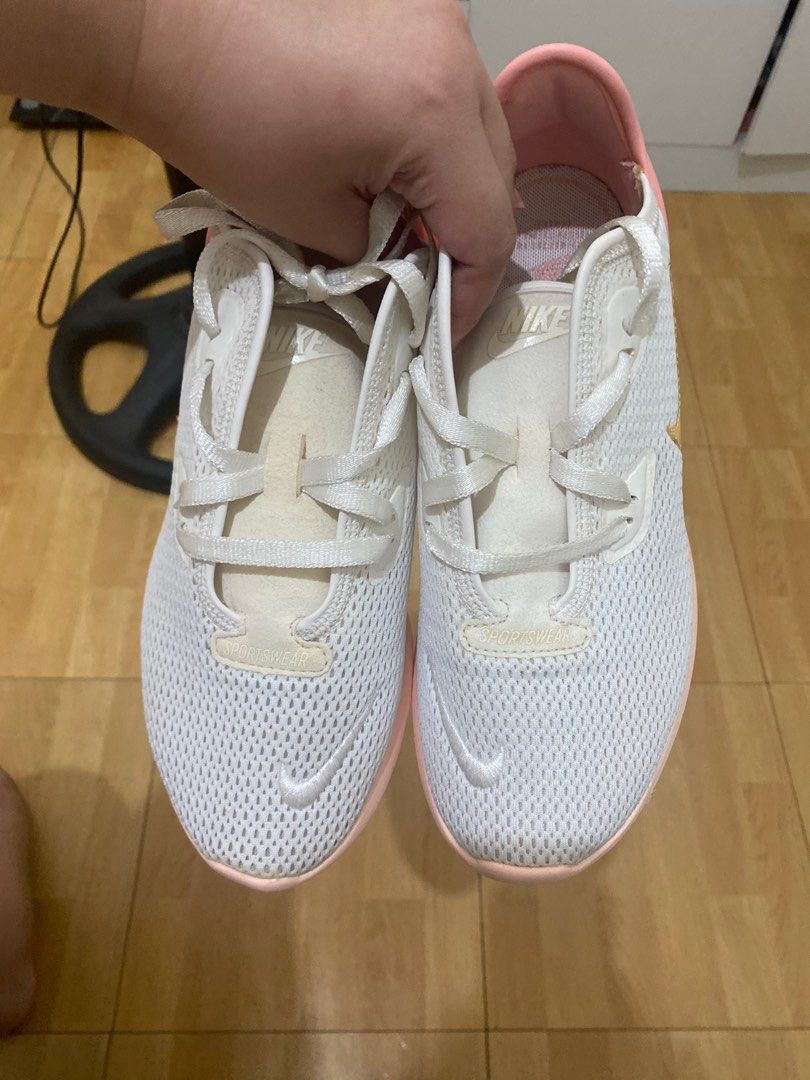 Nike Hakata Women s Fashion Footwear Sneakers on Carousell