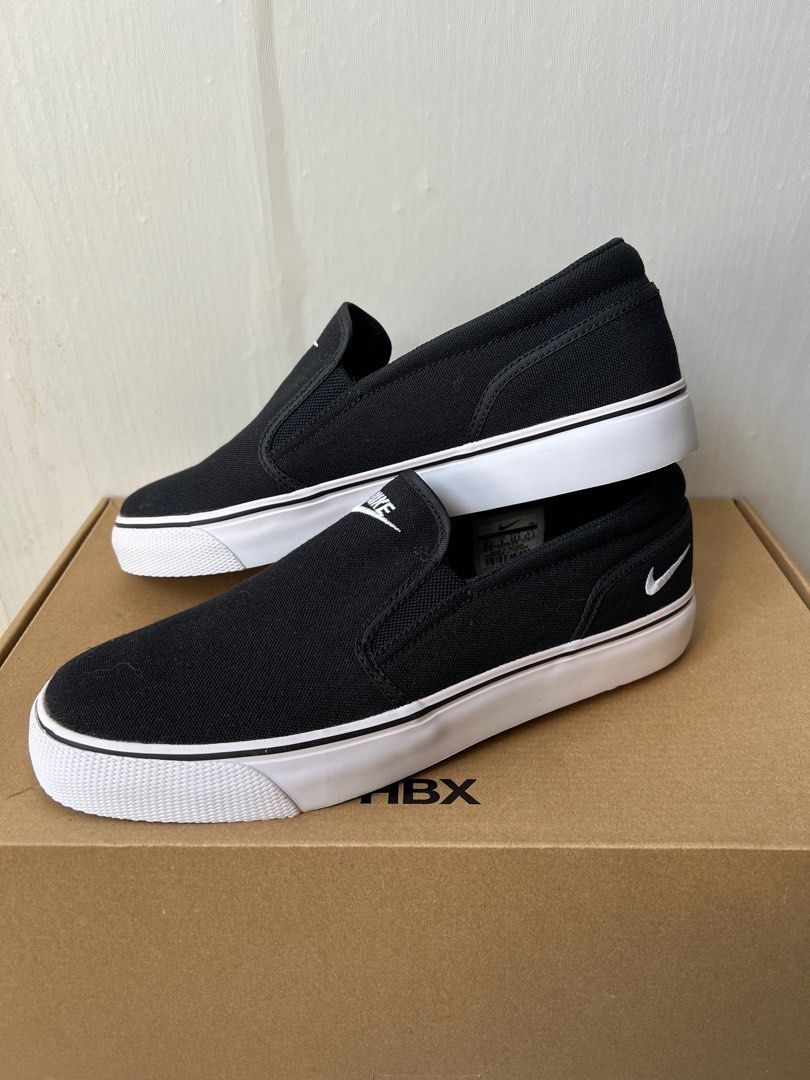 Toki slip on store