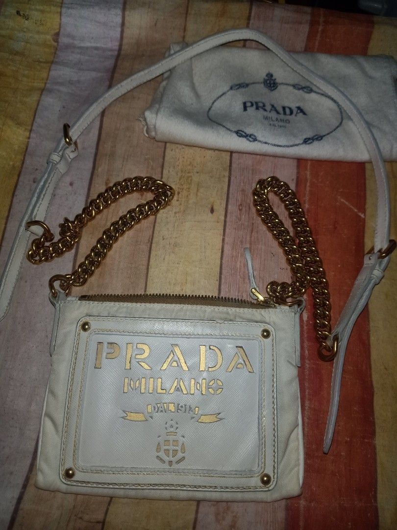 Prada chain small shoulder sling bag (Category: Luxury Bags & Wallets) located in Baguio. Submitted by j.miley (Listing ID 1335126883, Image 1). Description: prada chain small shoulder sling bag authentic.