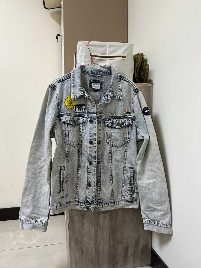 Pull bear jaket jeans Fesyen Wanita Pakaian Wanita Baju Luaran di Carousell