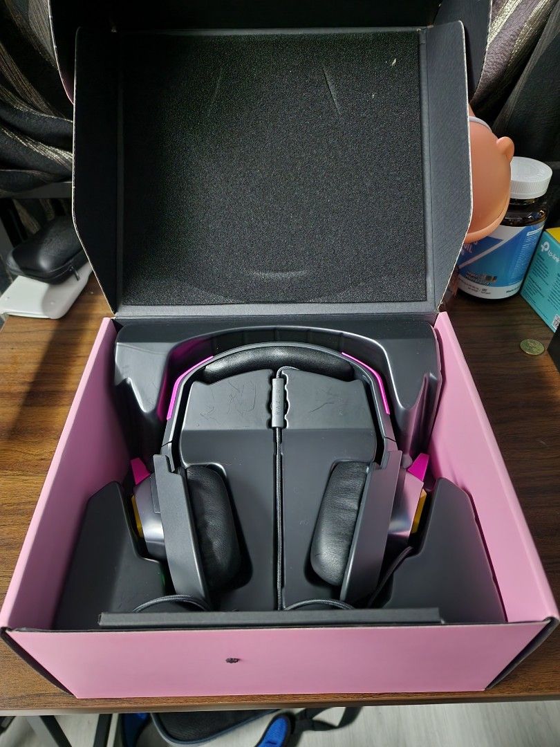 Meka analog gaming headset top