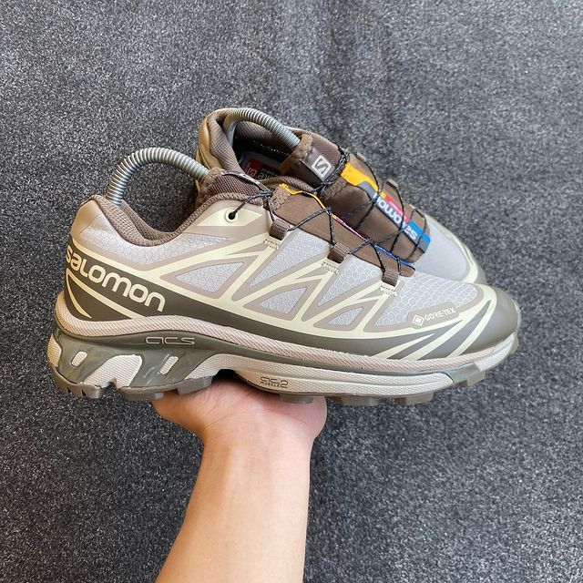 SALOMON XT-6(GORE-TEX) ベージュ 25cm SALOMON（サロモン）』の人気スニーカー「XT-6 GORE-TEX」、新色