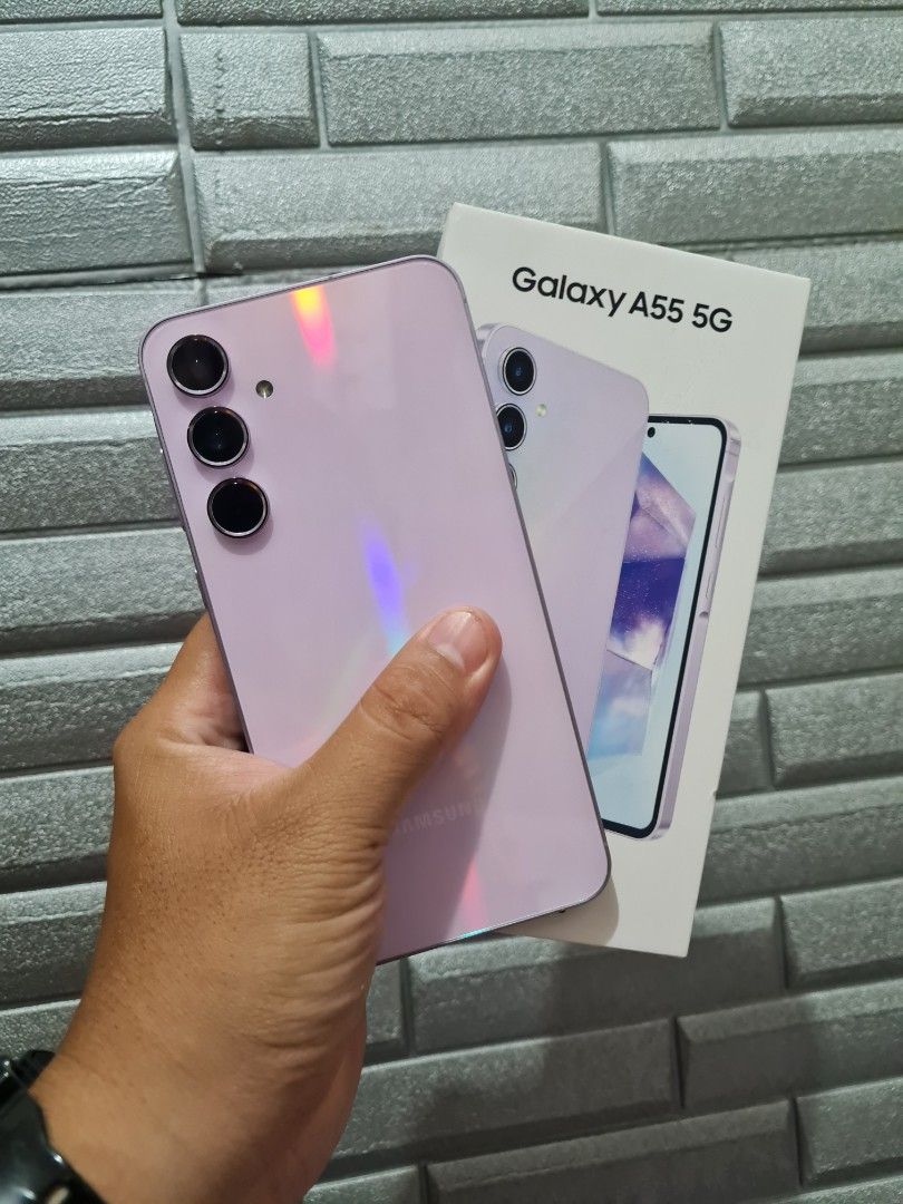 Samsung a55 256gb (Category: Samsung) located in Manila. Submitted by skychoochoo (Listing ID 1335232967, Image 1). Description: samsung a55 5g 256gb no issue good as new may plastik pa sa sides unit box chord.