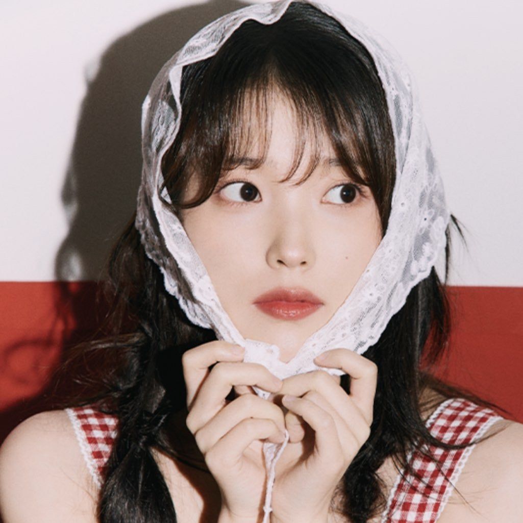 Amazon.co.jp: IU - 2025 SEASON'S GREETINGS 公式 シーグリ