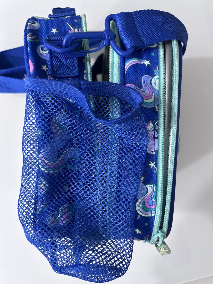 Smiggle Hardtop Lunchbox with Strap (Category: Diaper Bags & Wetbags) located in Singapore. Submitted by autumncapybara (Listing ID 1335120578, Image 3). Description: Protect lunchtime goodies with Smiggle Hardtop Lunchbox! It has insulated lining, a two-tiered design to separate lunch from snacks and an adjustable and removable shoulder strap. For lunchtime hydration, keep a drink bottle handy in the convenient bottle sleeve! BPA free and food s