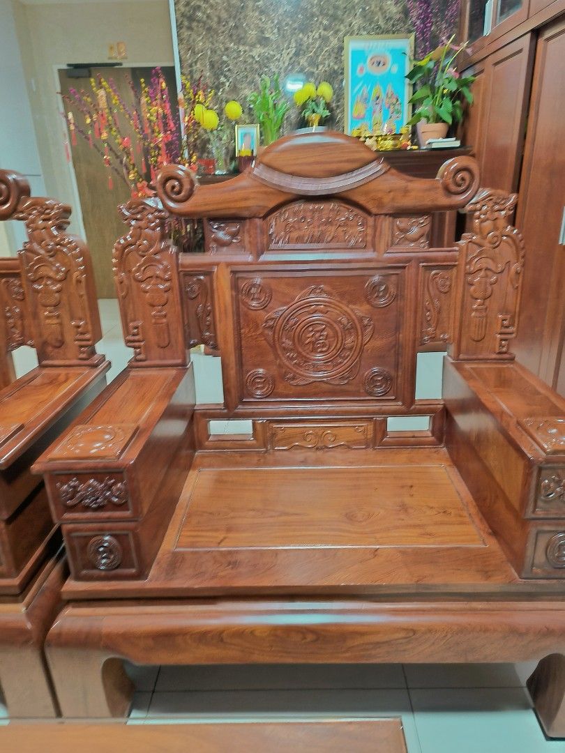 Solid wood (Category: Tables & Sets) located in Singapore. Submitted by tracey_tran (Listing ID 1335176203, Image 2). Description: .