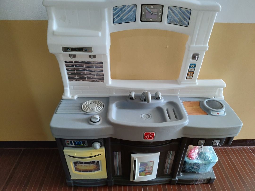 Step2 Modern Cook Kitchen Pretend Playset, Hobbies & Toys, Toys & Games ...