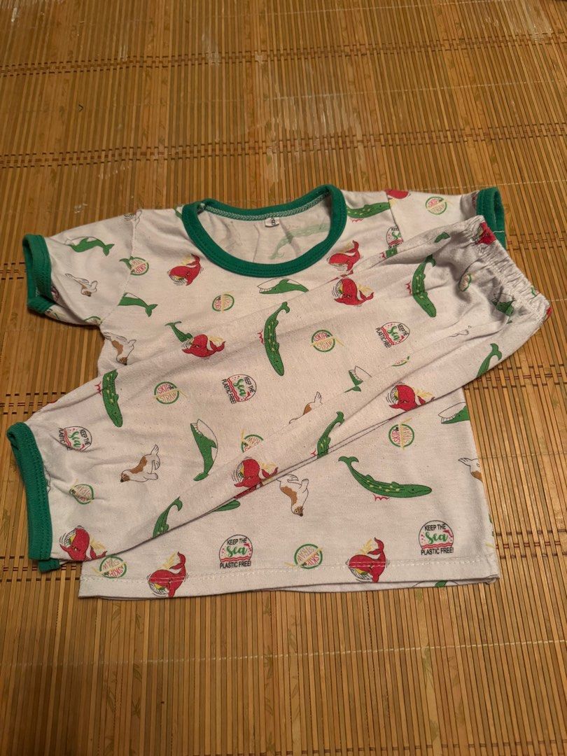 5set Terno set baby boy (Category: Babies & Kids Fashion) located in Pasay City. Submitted by kittymeangel (Listing ID 1335102431, Image 3). Description: 3-9mos Terno set Pang tulog.