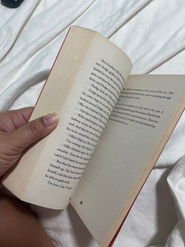 The Haven (Category: Storybooks) located in Singapore. Submitted by mel88 (Listing ID 1335093884, Image 3). Description: Only read once. Kept in storage since then. Slight brown spots on top part of the book. .