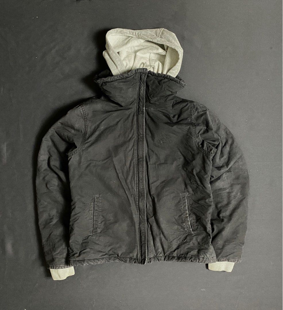 Vintage Canvas Vans Jacket parang maong (Category: Coats, Jackets and Outerwear) located in Cabanatuan. Submitted by jamaicac (Listing ID 1335218770, Image 3). Description: size large 22/27 dimes no any issue.
