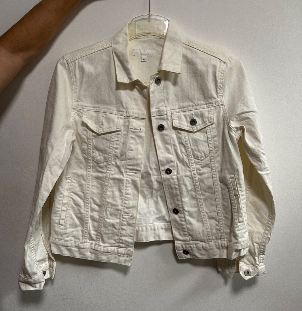 牛仔外套Uniqlo, 女裝, 外套及戶外衣服- Carousell