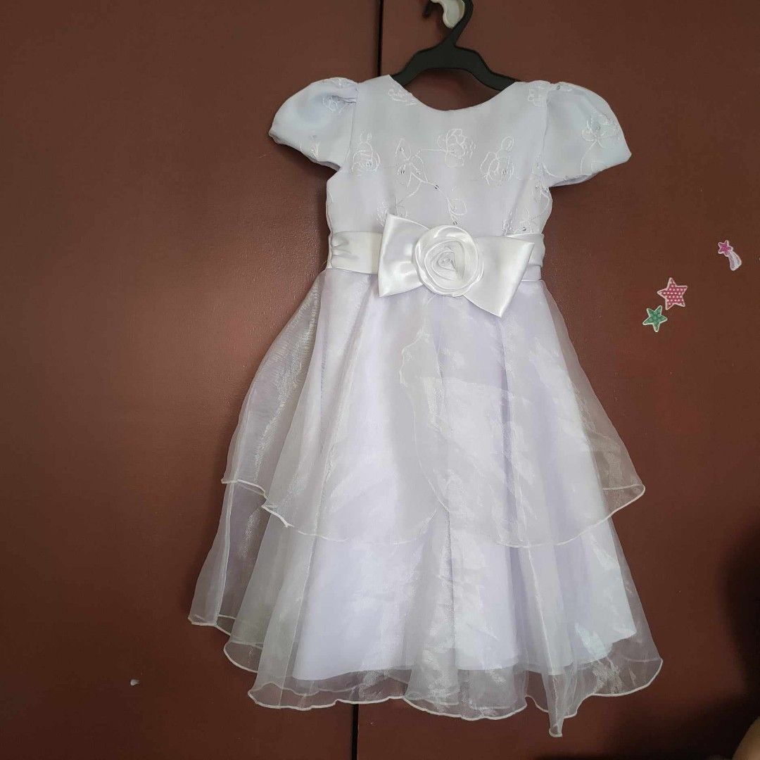 Baptismal dress/pang binyag (Category: Babies & Kids Fashion) located in Manila. Submitted by she1026 (Listing ID 1335349056, Image 1). Description: *ginamit lang sa binyag *super nice 👍👍👍 *can fit 4-6 yrs old **un may suot s picture age 4 yrs old ps: payment first po kasi na scam napo ako dati mop: gcash,bank trasnfer mod: any courier kng ano po prefer nio lalamove, grab etc...