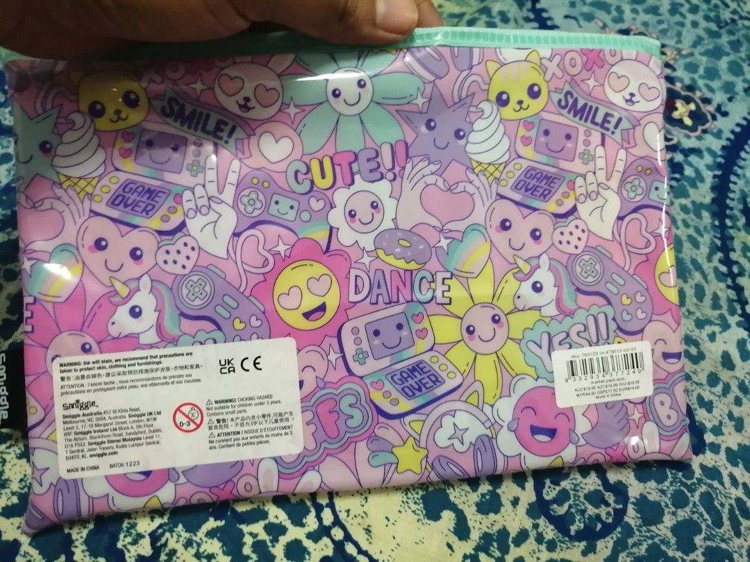 Birthday gift christmas gift Smiggle scented markers (Category: Other Stationery & Craft) located in Singapore. Submitted by pat63461 (Listing ID 1335235997, Image 2). Description: Can meet at other mrt stations too..