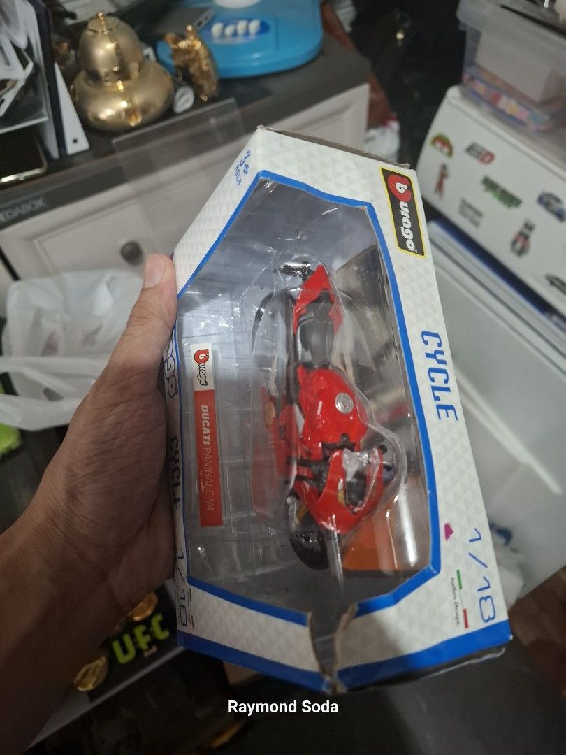 Burago Ducati Panigale 1/18 (Category: Vehicle & Diecast Models) located in Las Pinas. Submitted by All.here_OnlineShop (Listing ID 1335240853, Image 3). Description: Burago 1/18 Ducati Panigale. Itembis in mint condition. The box has a torn part. 350 only. Shipping via LBC or JRS (Provincial) Lalamove (same day delivery within Metro Manila). Items are coming from Las piñas. *items are considered sold and given in good condition unless otherwise 