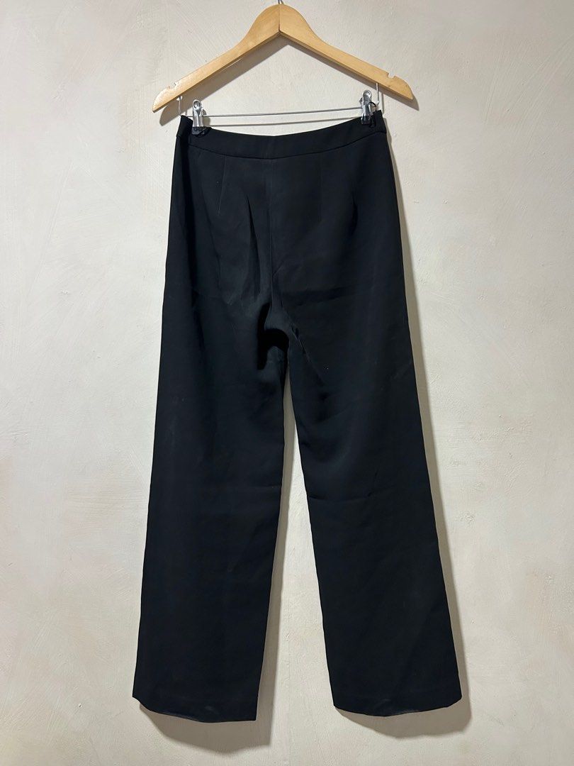 BUY 2 (100php items) FOR 150 - Black Slacks (Category: Other Bottoms) located in Bulacan. Submitted by declutterplus (Listing ID 1335333290, Image 2). Description: Fits M.