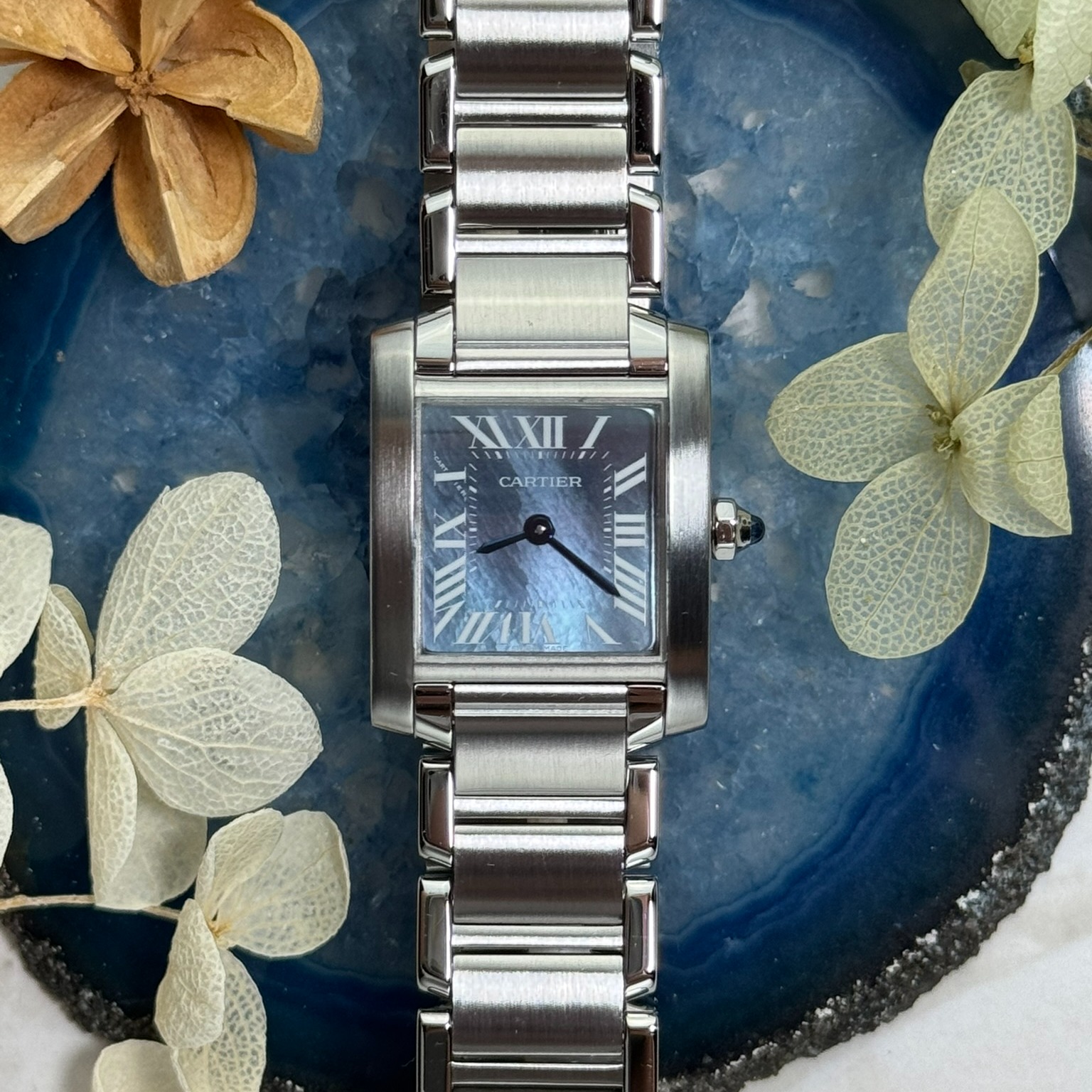 2384 cartier shop