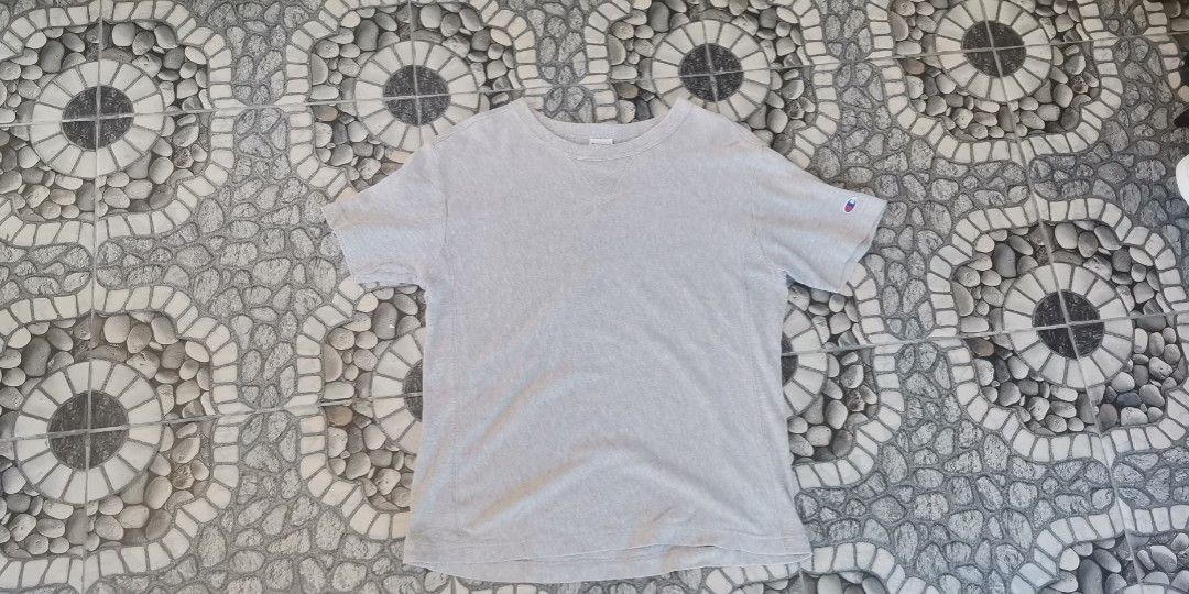 CHAMPION REVERSE WEEVE (CREWNECK) (Category: Formal Shirts) located in Maria Aurora. Submitted by thriftteeth (Listing ID 1335359186, Image 1). Description: ISSUE:FADE WASHTAG EXELLENT CONDITION S ON TAG 20X25 S-M.