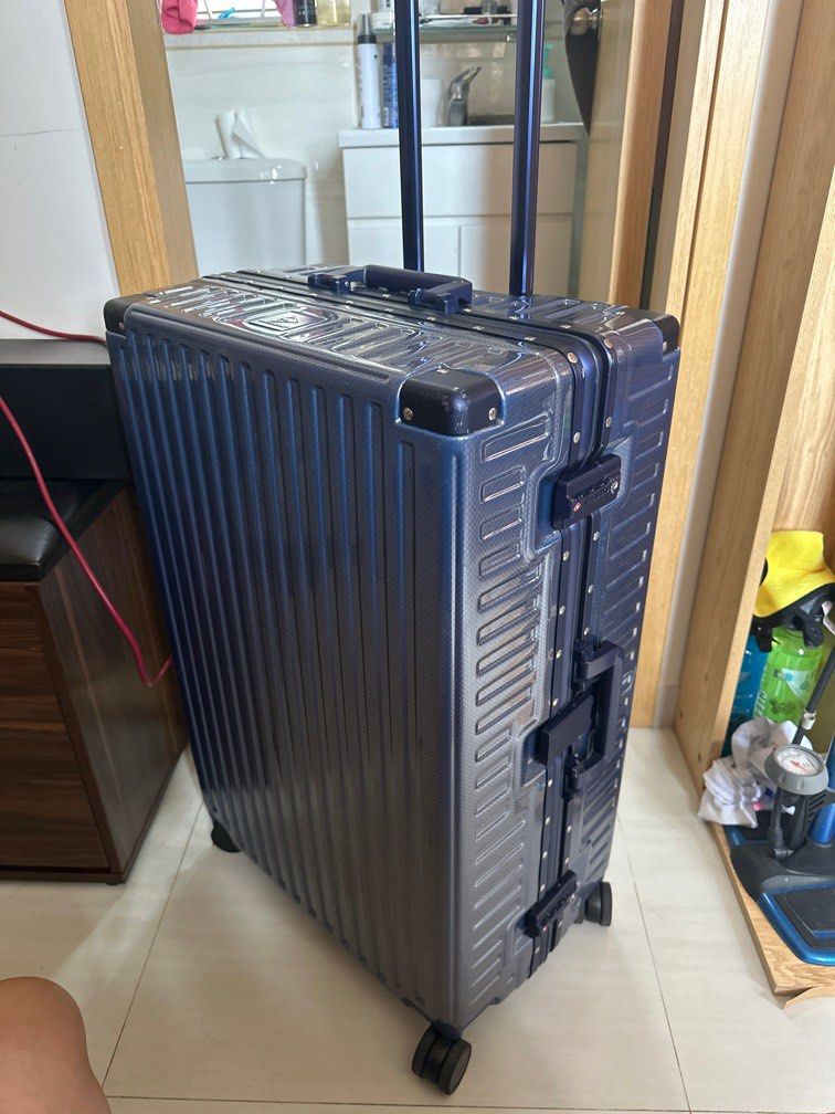 Dunlop suitcase 28 inch outlet