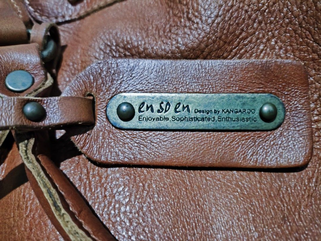 Ensoen Leather Boston Bag (Category: Luxury Bags & Wallets) located in Pasig City. Submitted by tomden (Listing ID 1335267380, Image 3). Description: width - 18 inches height 10 inches.