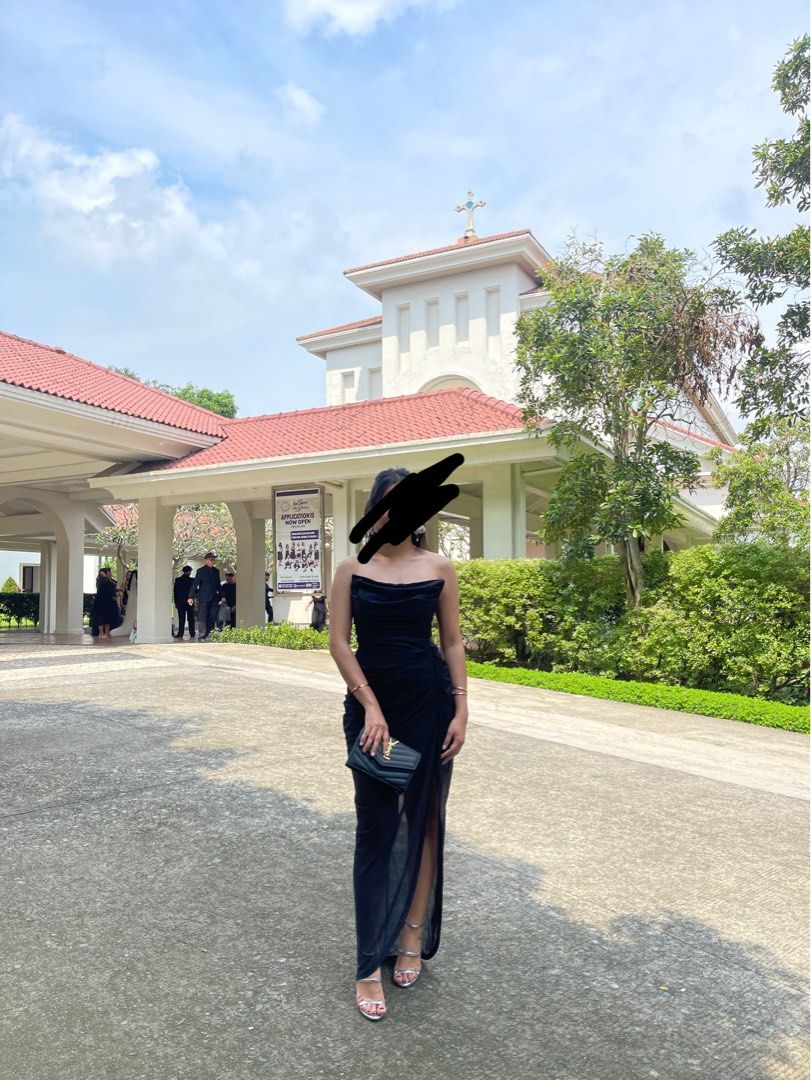 Strapless Ruched Dress (Category: Evening dresses & gowns) located in Pasig City. Submitted by _missdee (Listing ID 1335249772, Image 3). Description: Super sexy in actual, wore it once for a wedding 💕 Ideal for XS-S body size .